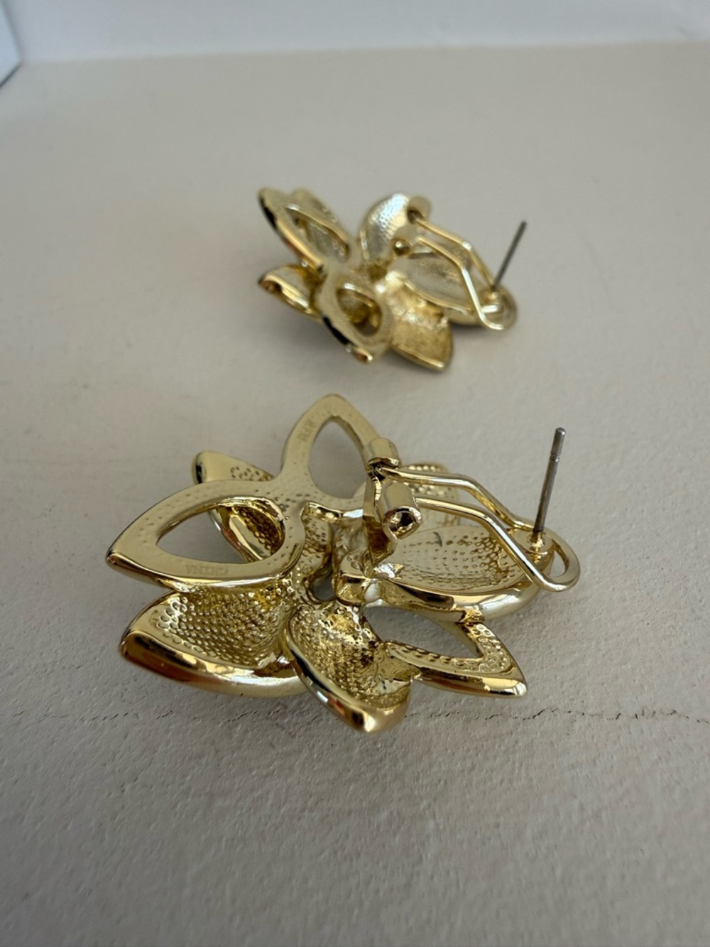 Gold-Tone Yellow Gem Flower Earrings - Picture 3 of 3